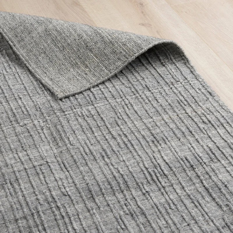 Cerrig Hand Loom Viscose Rug - Grey