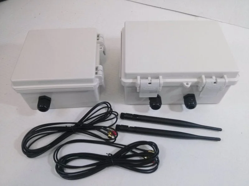 Long Distance Wireless Remote Control System with 2, 3 or 4-Pole Contactor and Latching Option Long Distance Wireless Remote Control System with 2, 3 or 4-Pole Contactor and Latching Option