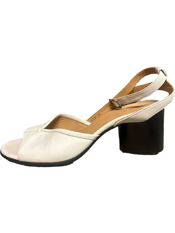 Waterproof Women's Rubber Beach Sandals with Arch Support in Blue for Water ActivitiesWomen's Kips Bianco Sandals In White Waterproof Women's Rubber Beach Sandals with Arch Support in Blue for Water ActivitiesWomen's Kips Bianco Sandals In White